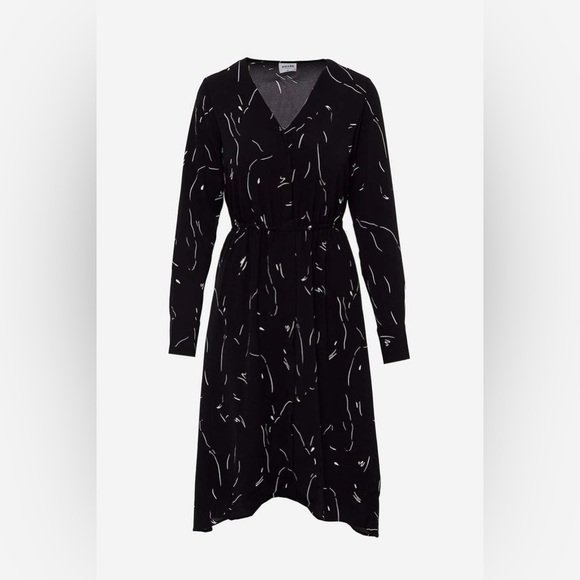 AWARE by Vero Moda black & white pattern dress, size M - Picture 2 of 8